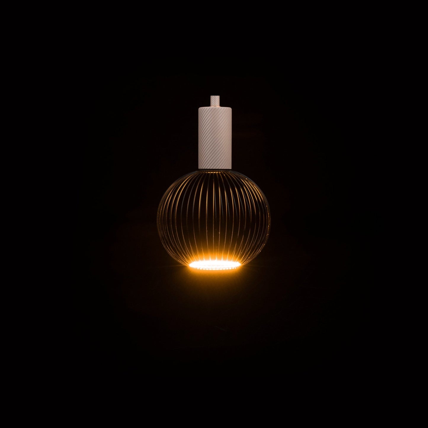 LED Floating Globe 180 Black Metal 18cm 5 W | 320 lm | 2200 K | CRI +90 - VerlichtWonen