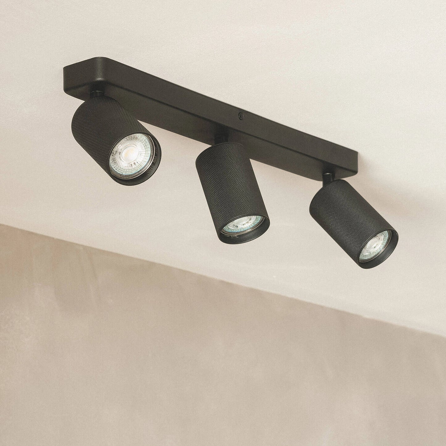 VerlichtWonen Plafondlamp Aluminium 3 Spots - 4 kleuren - VerlichtWonen