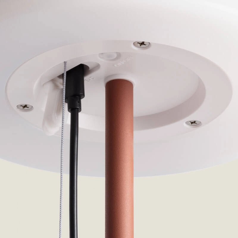 VerlichtWonen Unieke Tafellamp Solar en USB Outdoor Metaal Darmstadt - VerlichtWonen