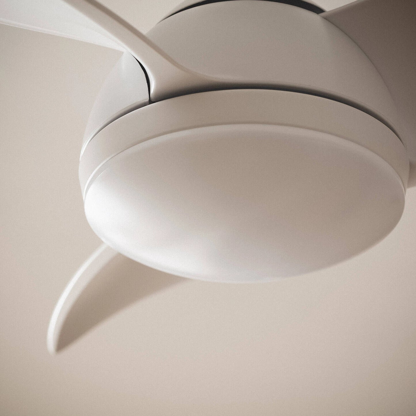 VerlichtWonen Stille Plafondventilator Basilicata 76cm - VerlichtWonen