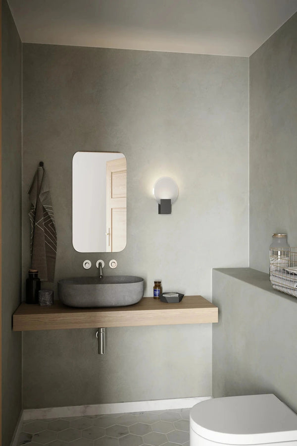 Hester Wall Lamp